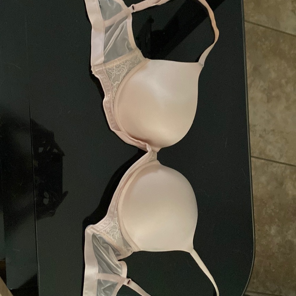 Vs bra